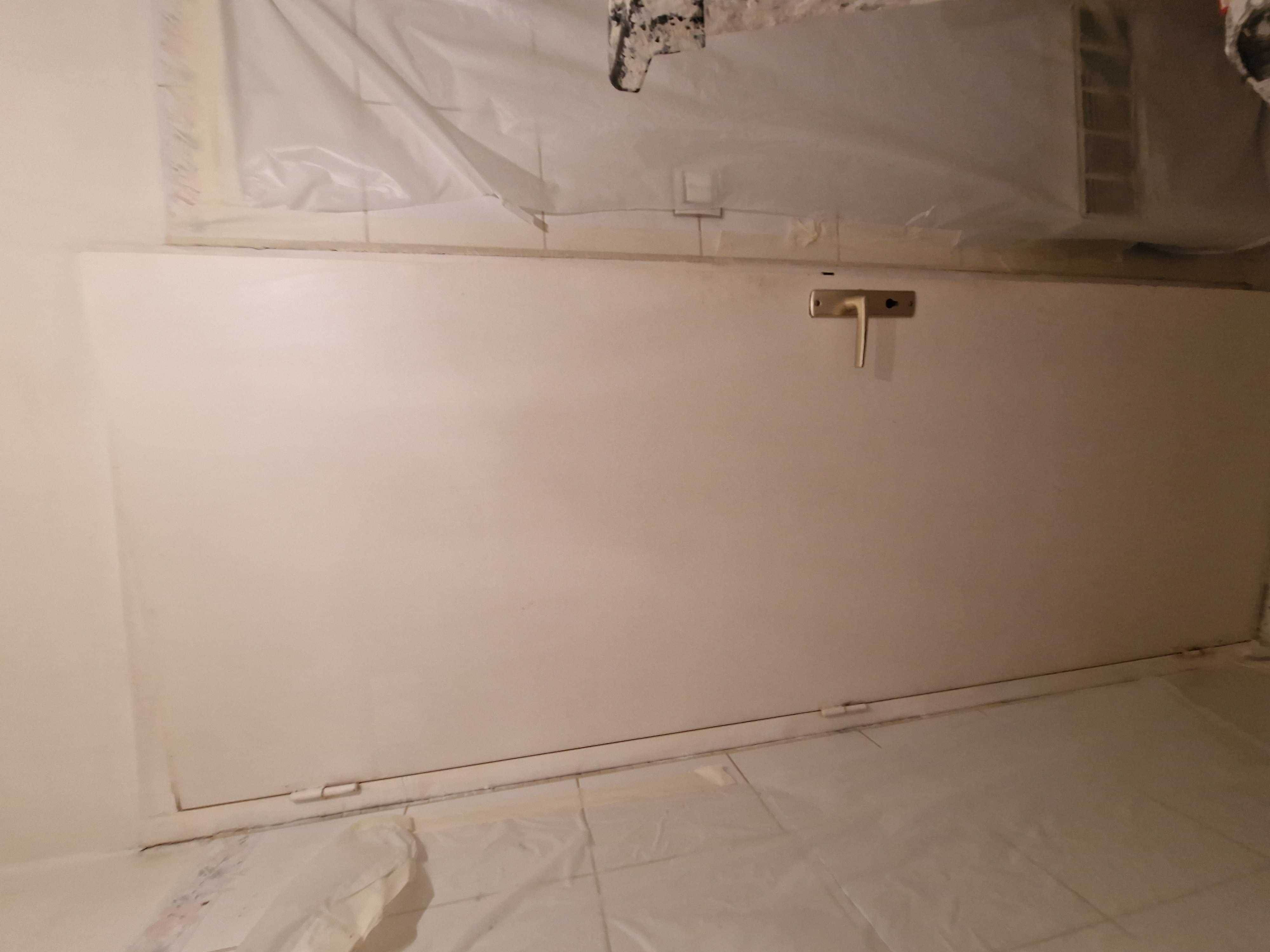 mur en formes géométriques grises